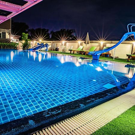 Gold Airport Suites Bangkok Extérieur photo