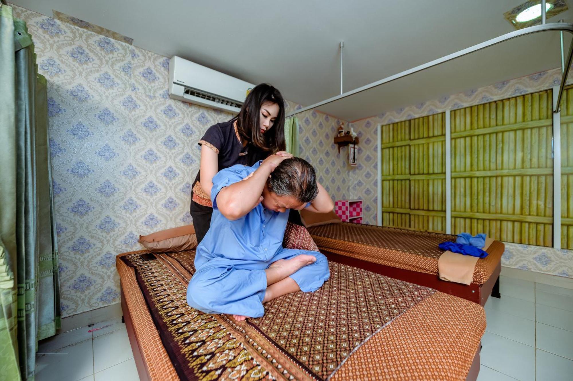 Gold Airport Suites Bangkok Extérieur photo
