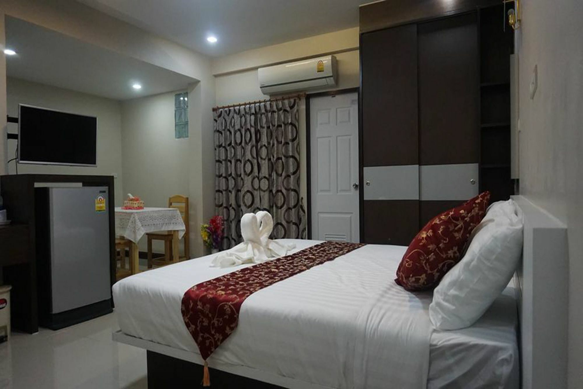 Gold Airport Suites Bangkok Extérieur photo